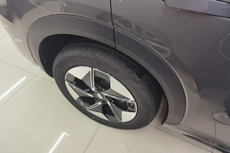 Used Geely Galaxy E5 2024 440km Exploration Version Exterior 5