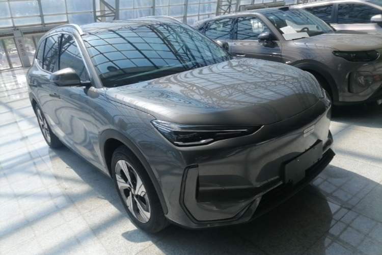 Used Geely Galaxy E5 2024 530km Starship Edition Front Right 45 Deg