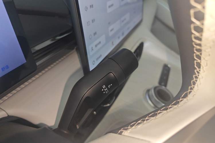 Used Geely Galaxy E5 2024 530 km Exploration+ Version Gear Lever