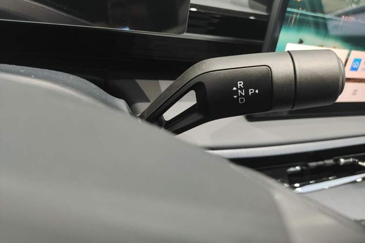 Used Geely Galaxy E5 2024 Model 530km Business Edition Gear Lever