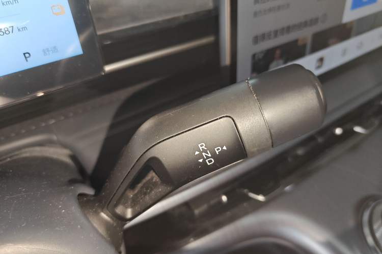 Used Geely Galaxy E5 2024 530km Long-Range Version Gear Lever
