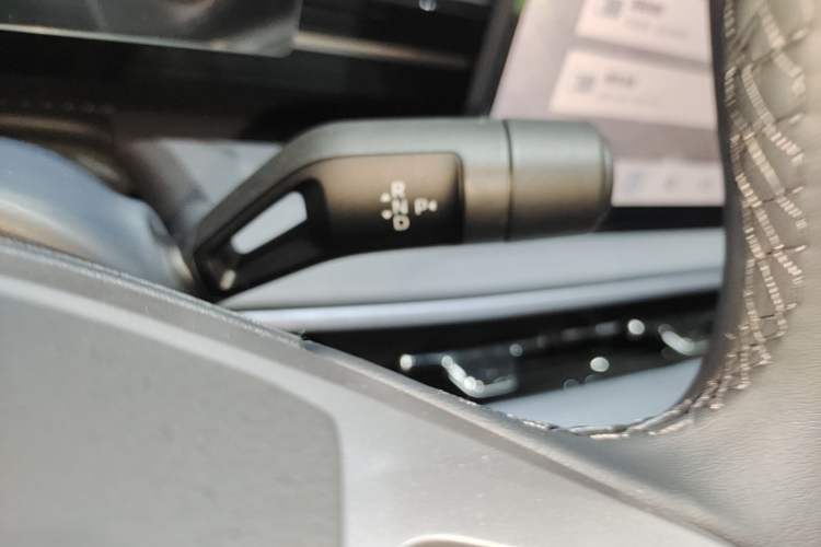 Used Geely Galaxy E5 2024 Model 530km Business Edition Gear Lever
