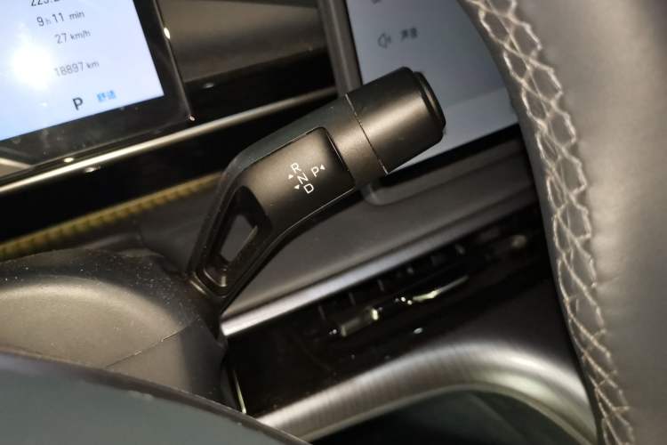 Used Geely Galaxy E5 2024 530 km Exploration+ Version Gear Lever