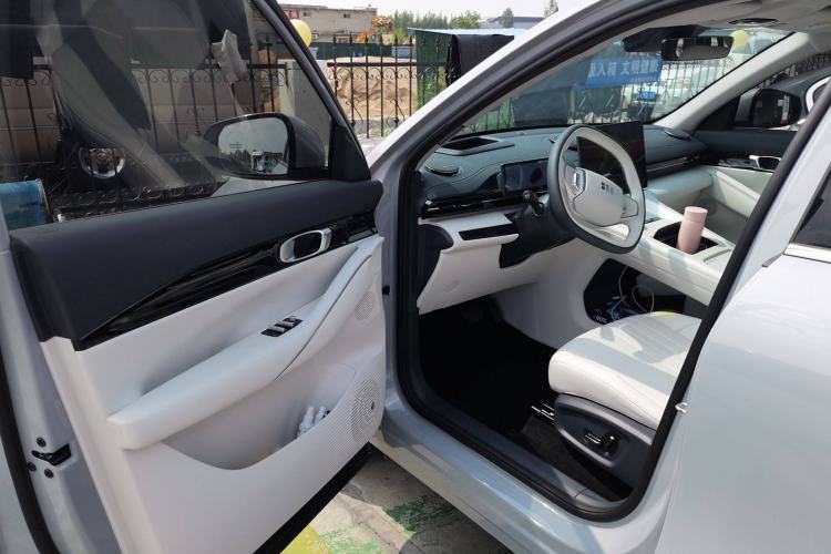 Used Geely Galaxy E5 2024 530km Starship Edition Interior 2