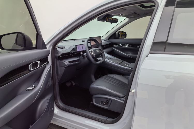 Used Geely Galaxy E5 2024 440km Exploration Version Interior 4
