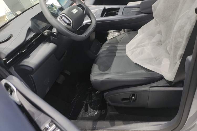 Used Geely Galaxy E5 2024 Model 530km Business Edition Left Front Seat