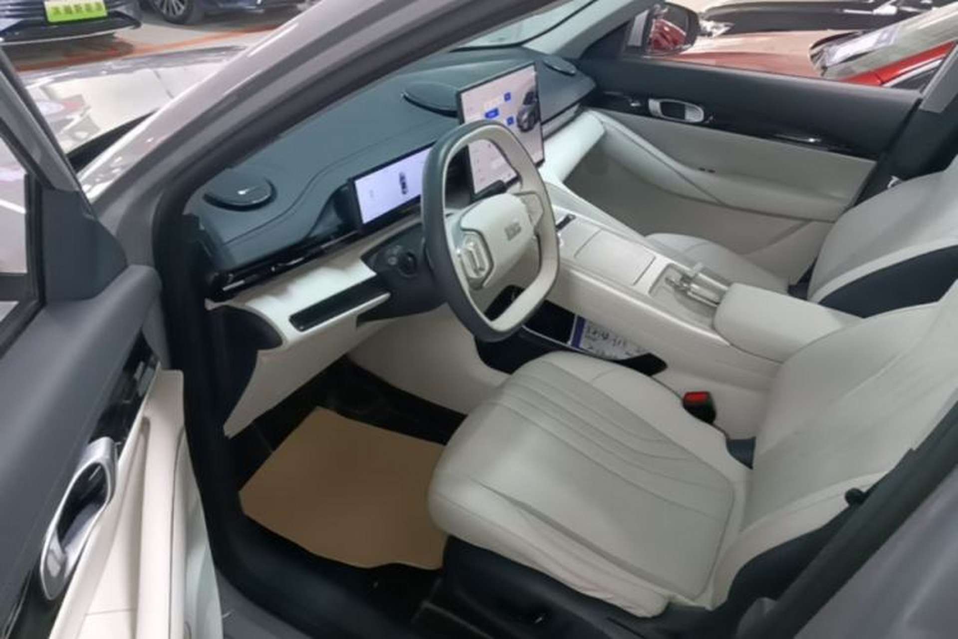Used Geely Galaxy E5 2024 440km Exploration Version Left Front Seat