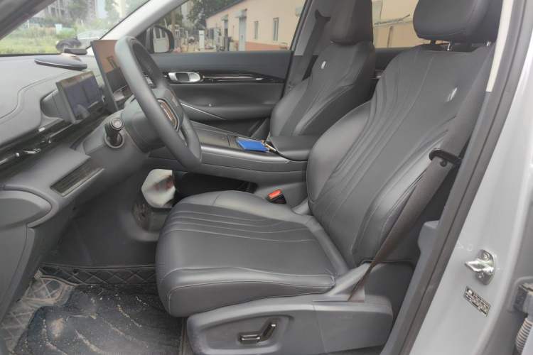 Used Geely Galaxy E5 2024 440km Exploration Version Left Front Seat