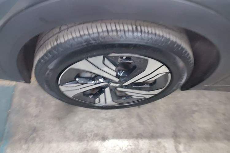 Used Geely Galaxy E5 2024 530km Starship Edition Left Front Wheel Hub