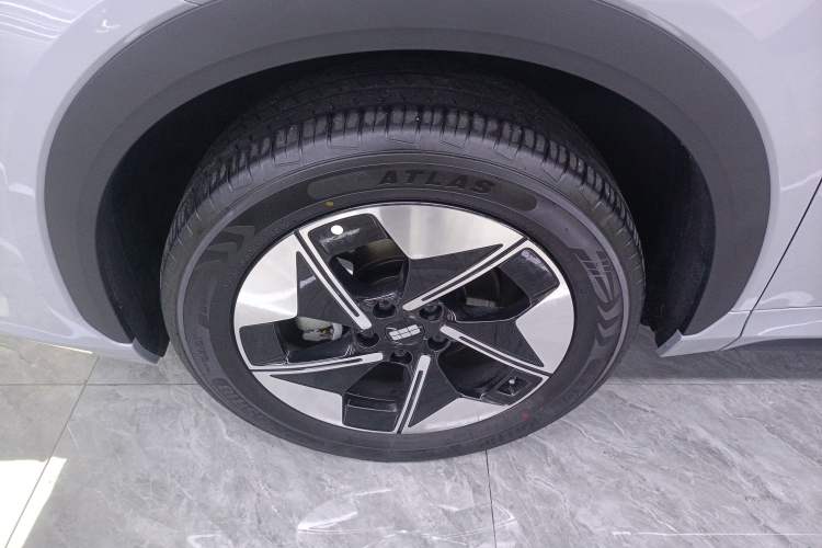 Used Geely Galaxy E5 2024 440km Launch Edition Left Front Wheel Hub
