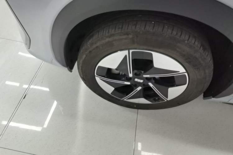 Used Geely Galaxy E5 2024 440km Launch Edition Left Front Wheel Hub