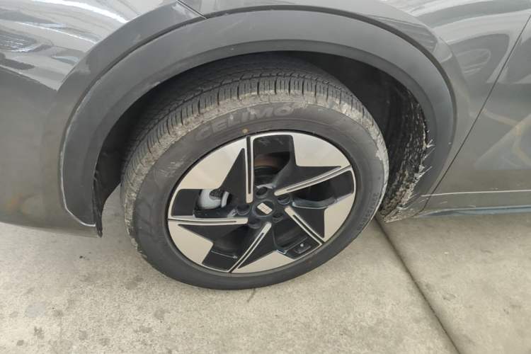 Used Geely Galaxy E5 2024 440km Launch Edition Left Front Wheel Hub
