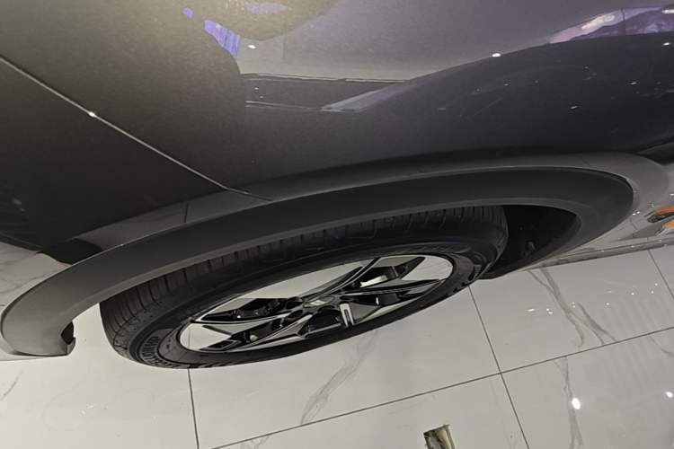 Used Geely Galaxy E5 2024 440km Exploration Version Left Front Wheel Hub