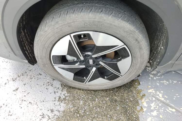 Used Geely Galaxy E5 2024 440km Launch Edition Left Front Wheel Hub