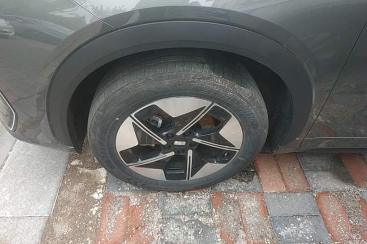 Used Geely Galaxy E5 2024 530 km Exploration+ Version Left Front Wheel Hub