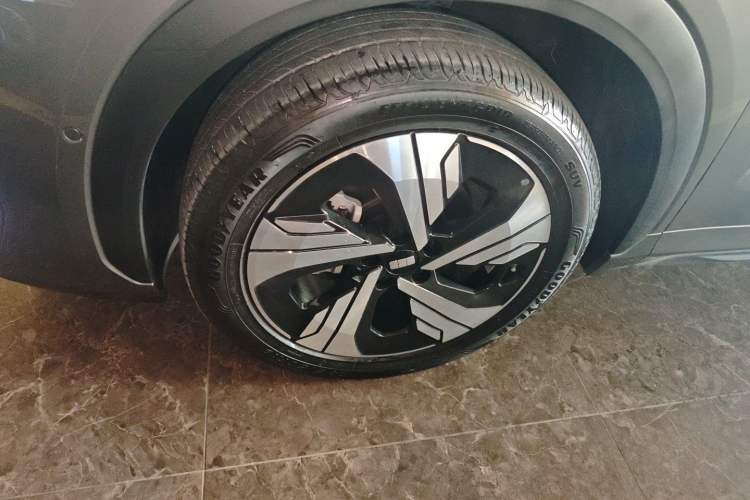 Used Geely Galaxy E5 2024 530km Starship Edition Left Front Wheel Hub