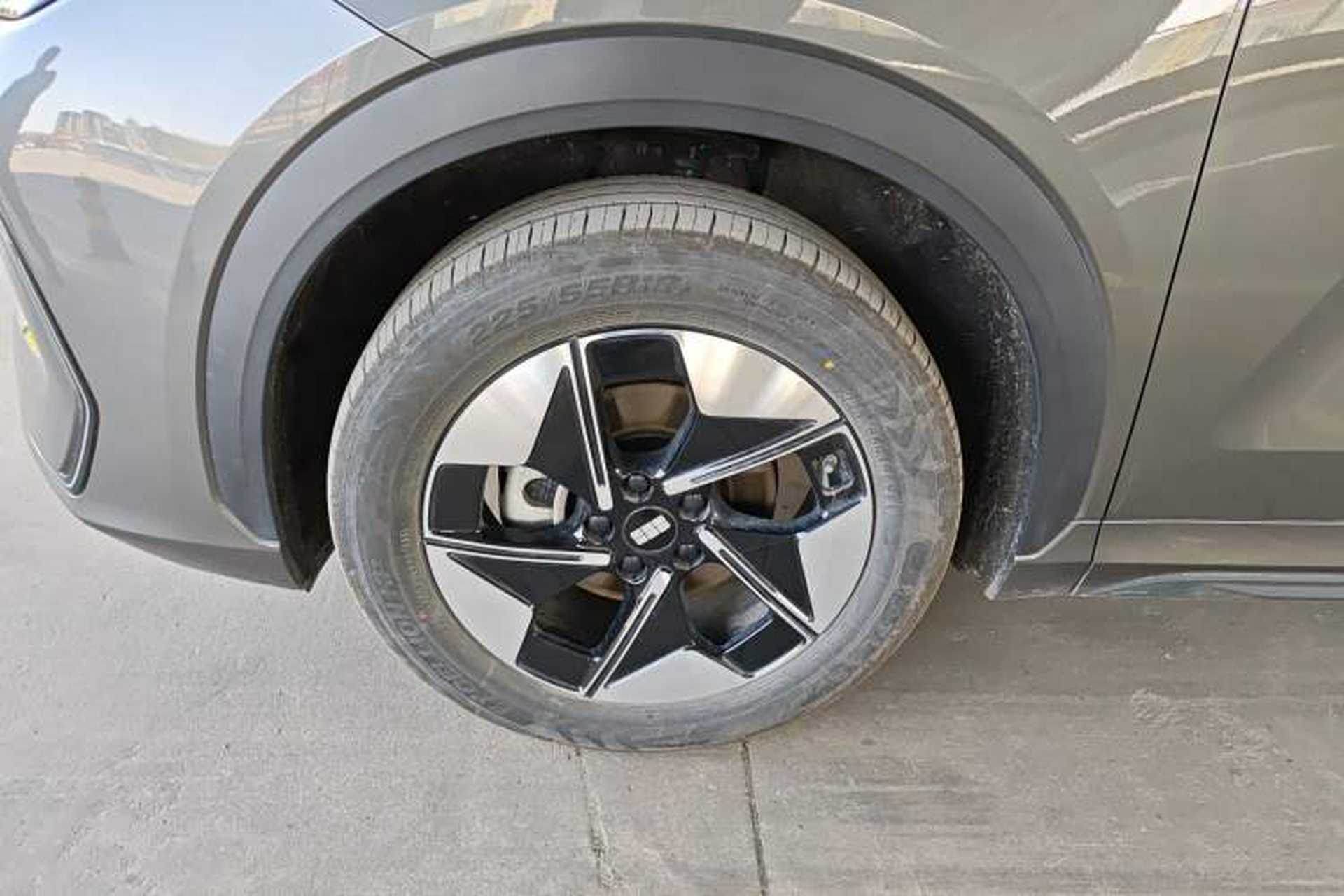 Used Geely Galaxy E5 2024 530 km Exploration+ Version Left Front Wheel Hub