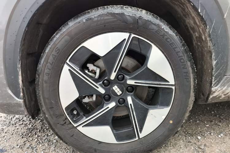 Used Geely Galaxy E5 2024 440km Exploration Version Left Front Wheel Hub