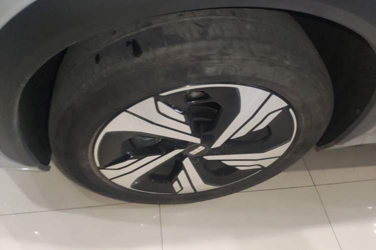 Used Geely Galaxy E5 2024 530km Starship Edition Left Front Wheel Hub
