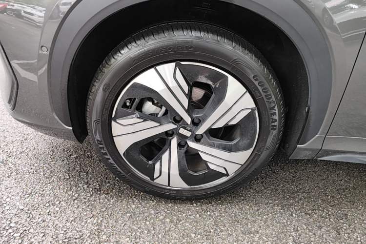 Used Geely Galaxy E5 2024 530km Starship Edition Left Front Wheel Hub