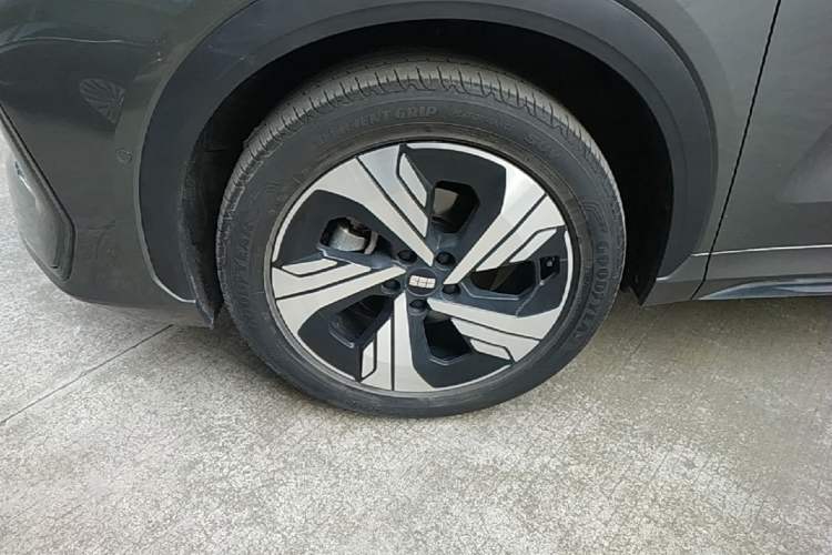 Used Geely Galaxy E5 2024 530km Starship Edition Left Front Wheel Hub