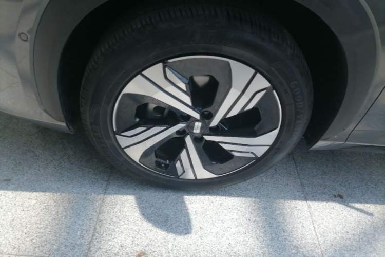 Used Geely Galaxy E5 2024 530km Starship Edition Left Front Wheel Hub
