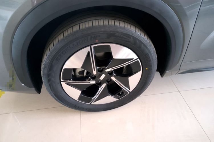 Used Geely Galaxy E5 2024 440km Exploration Version Left Front Wheel Hub