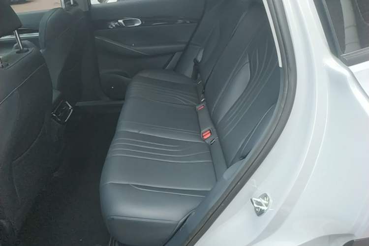 Used Geely Galaxy E5 2024 440km Exploration Version Left Rear Seat