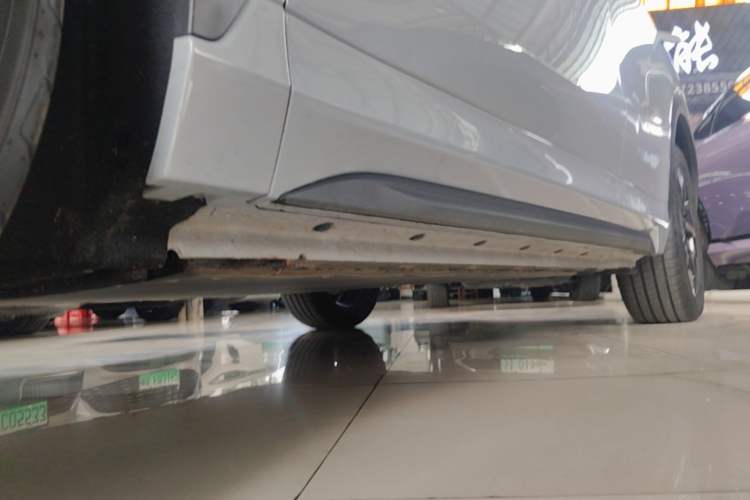Used Geely Galaxy E5 2024 440km Launch Edition Left Side Sill