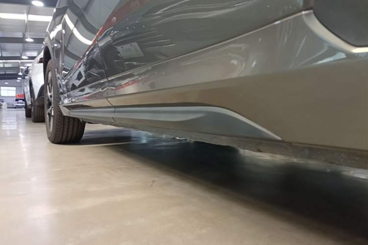 Used Geely Galaxy E5 2024 530km Long-Range Version Left Side Sill