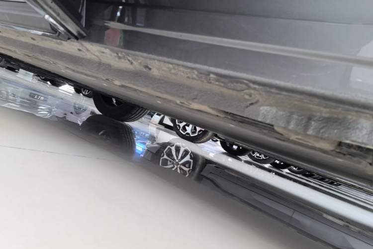 Used Geely Galaxy E5 2024 440km Exploration Version Left Side Sill