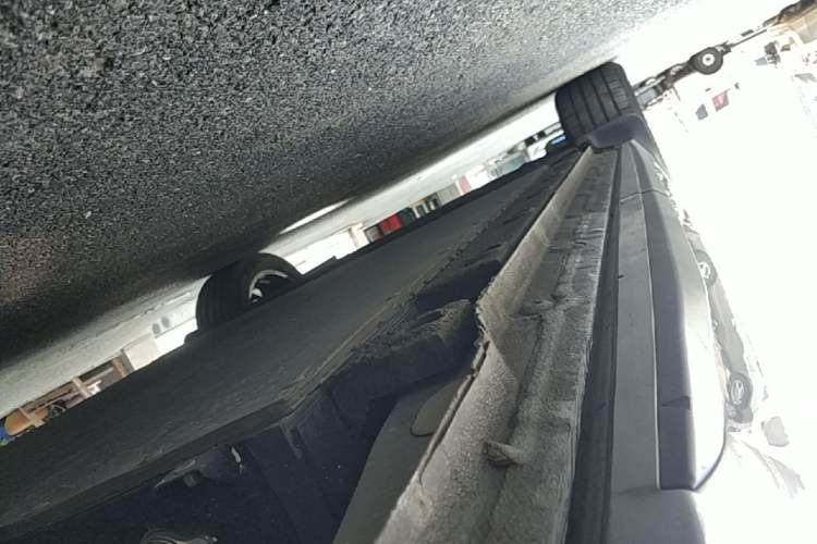 Used Geely Galaxy E5 2024 440km Launch Edition Left Side Sill