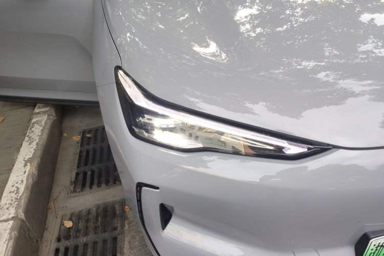 Used Geely Galaxy E5 2024 440km Launch Edition Right Front Headlight
