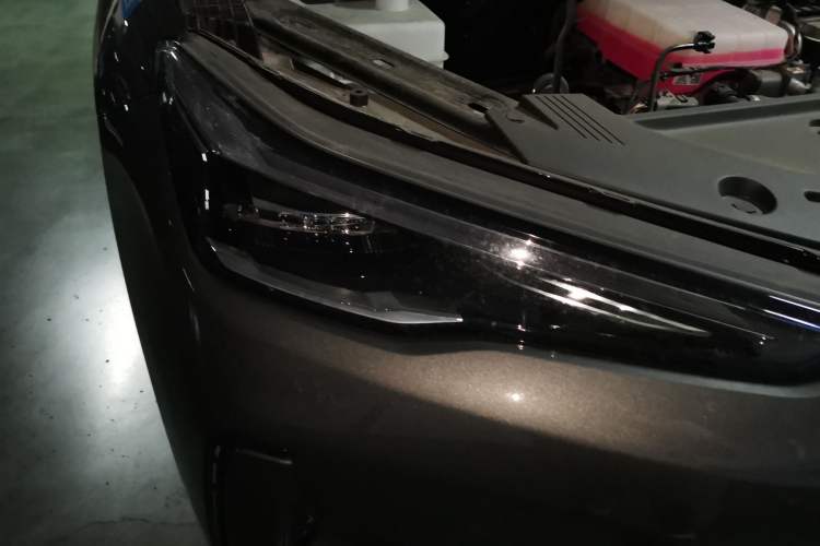 Used Geely Galaxy E5 2024 530 km Exploration+ Version Right Front Headlight
