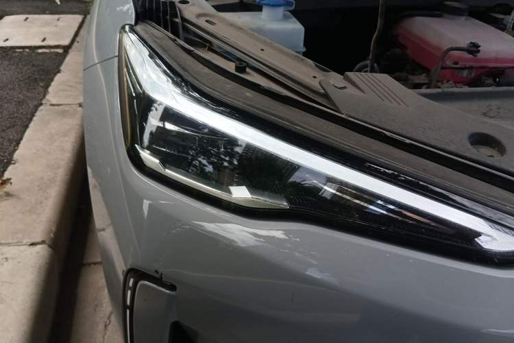 Used Geely Galaxy E5 2024 530 km Exploration+ Version Right Front Headlight