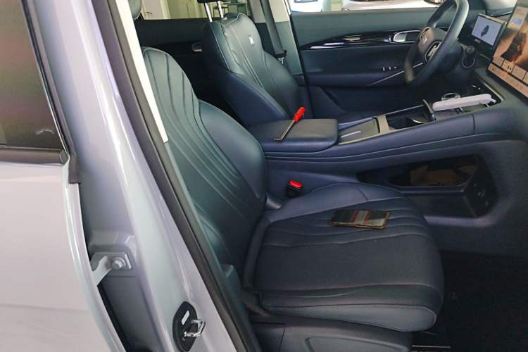 Used Geely Galaxy E5 2024 530km Long-Range Version Right Front Seat