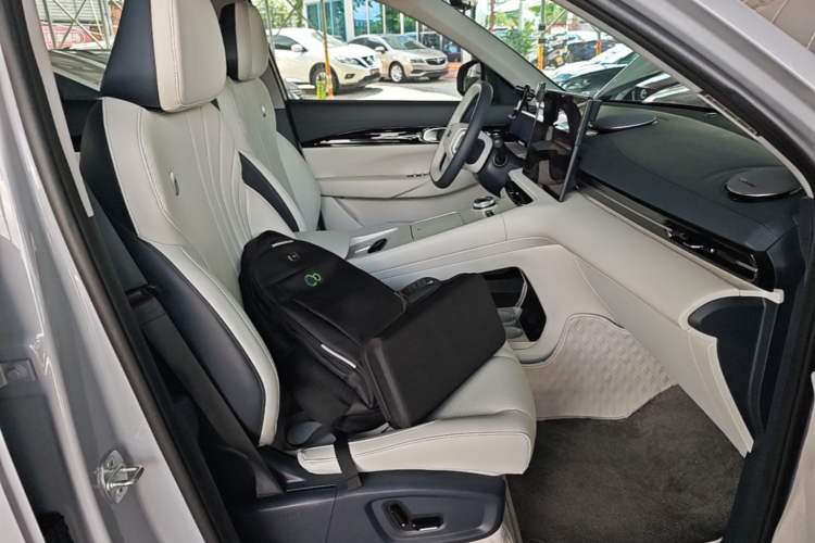 Used Geely Galaxy E5 2024 440km Exploration Version Right Front Seat