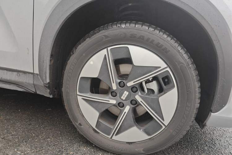Used Geely Galaxy E5 2024 Model 530km Business Edition Right Front Wheel Hub
