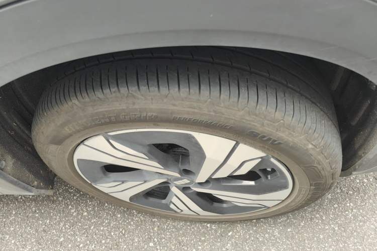Used Geely Galaxy E5 2024 530km Starship Edition Right Front Wheel Hub