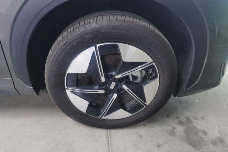 Used Geely Galaxy E5 2024 440km Launch Edition Right Front Wheel Hub