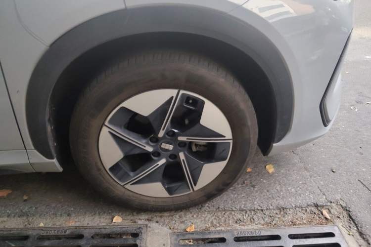 Used Geely Galaxy E5 2024 440km Launch Edition Right Front Wheel Hub