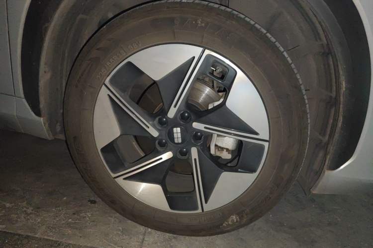 Used Geely Galaxy E5 2024 440km Exploration Version Right Front Wheel Hub