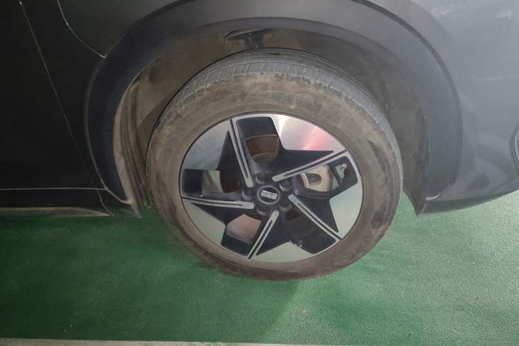 Used Geely Galaxy E5 2024 530 km Exploration+ Version Right Front Wheel Hub