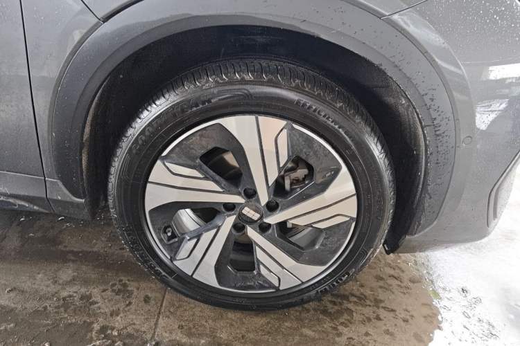 Used Geely Galaxy E5 2024 530km Starship Edition Right Front Wheel Hub