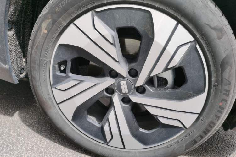 Used Geely Galaxy E5 2024 530km Starship Edition Right Front Wheel Hub