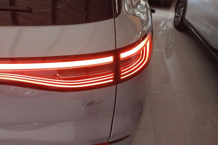 Used Geely Galaxy E5 2024 530km Long-Range Version Right Rear Taillight