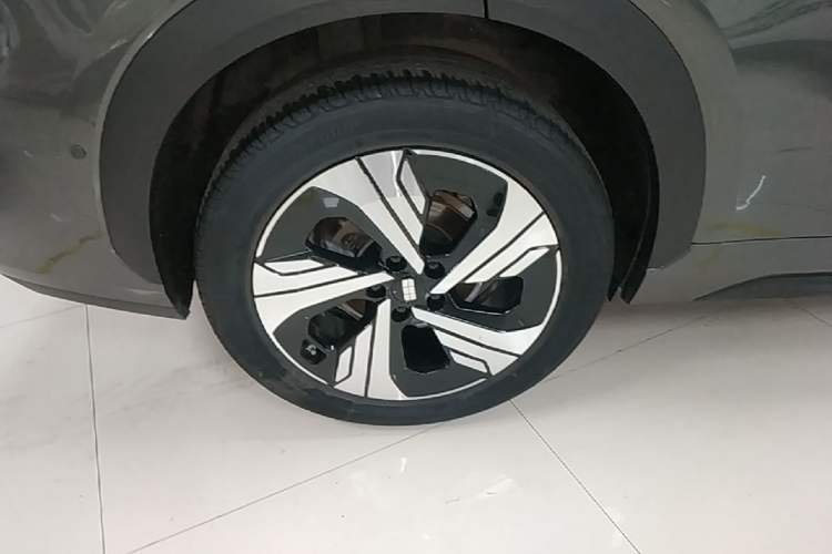 Used Geely Galaxy E5 2024 530km Starship Edition Right Rear Wheel Hub