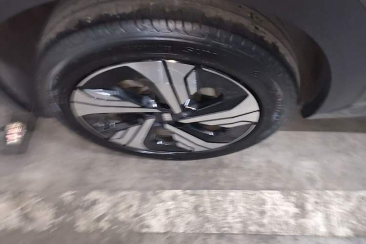 Used Geely Galaxy E5 2024 530km Starship Edition Right Rear Wheel Hub