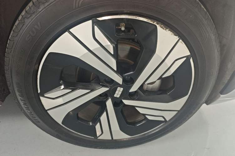 Used Geely Galaxy E5 2024 530km Starship Edition Right Rear Wheel Hub