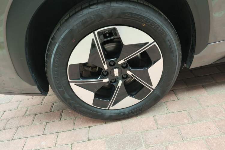 Used Geely Galaxy E5 2024 530 km Exploration+ Version Right Rear Wheel Hub